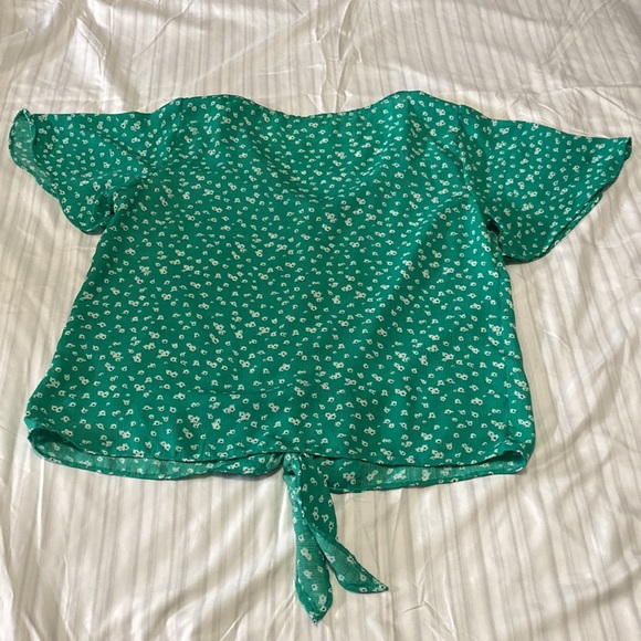 Comfortable short sleeve button front blouse with front tie. - Picture 4 of 5